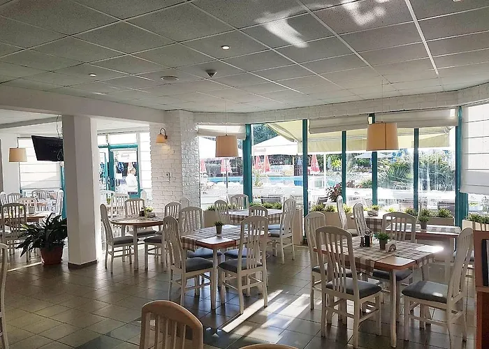 Готель Delfin 3*